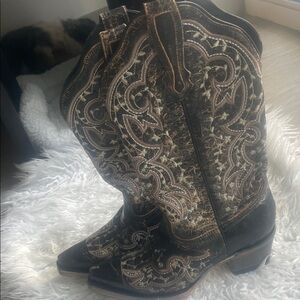 Embroidered Black and Brown Heeled Cowboy Boots, ready for a Country night out